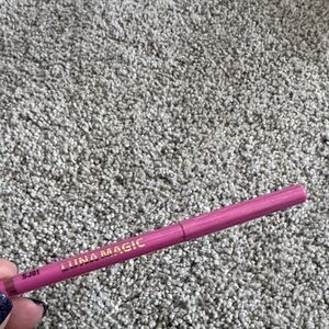 Luna Magic Pink lip liner with pouch